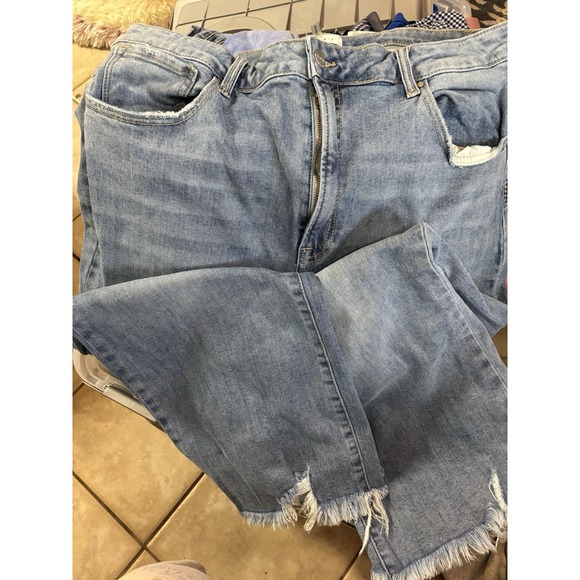 Risen Women's Cropped Ankle Jeans 3XL Distressed Frayed Ends Medium Wash - Picture 3 of 16